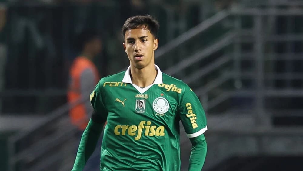 Palmeiras define substituto de Vitor Reis, que negocia com o Manchester City