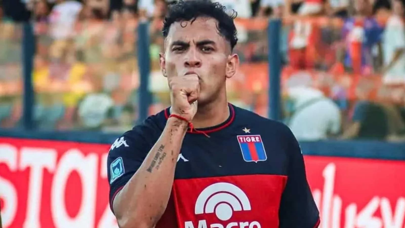 Palmeiras entra na disputa e monitora atacante argentino para a próxima janela