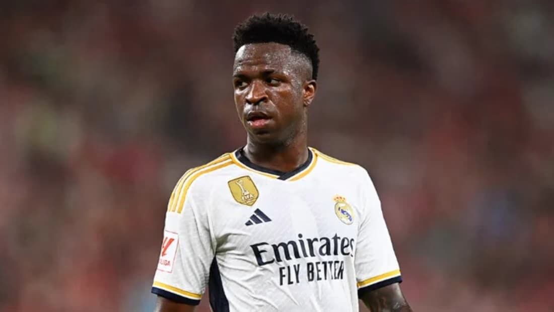 Atacante do Palmeiras recebe apoio de Vinícius Júnior após sofrer ato de racismo e detonar a Conmebol