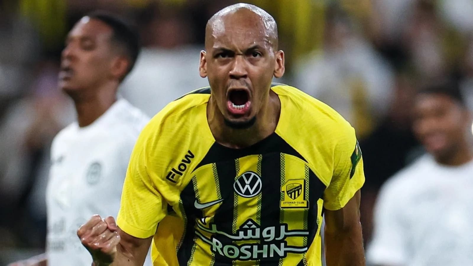 Fabinho enfrenta entrave salarial para fechar com o Palmeiras