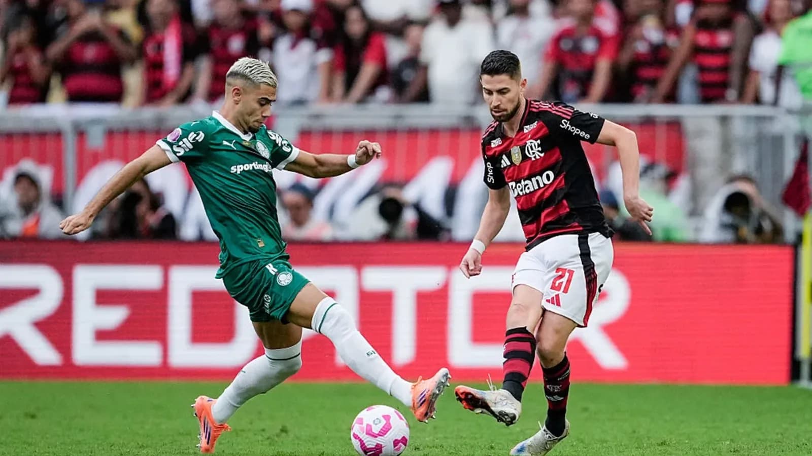 Rodrigo Capelo aponta gigantes da Série A que podem alcançar Flamengo e Palmeiras
