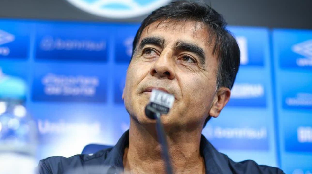 Grêmio pode vender jogador criticado que perdeu espaço com Quinteros