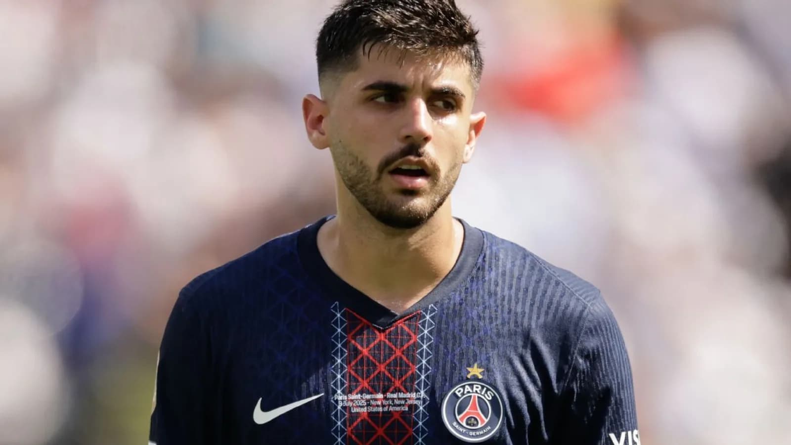 Palmeiras reage após PSG envolver Beraldo em negociação