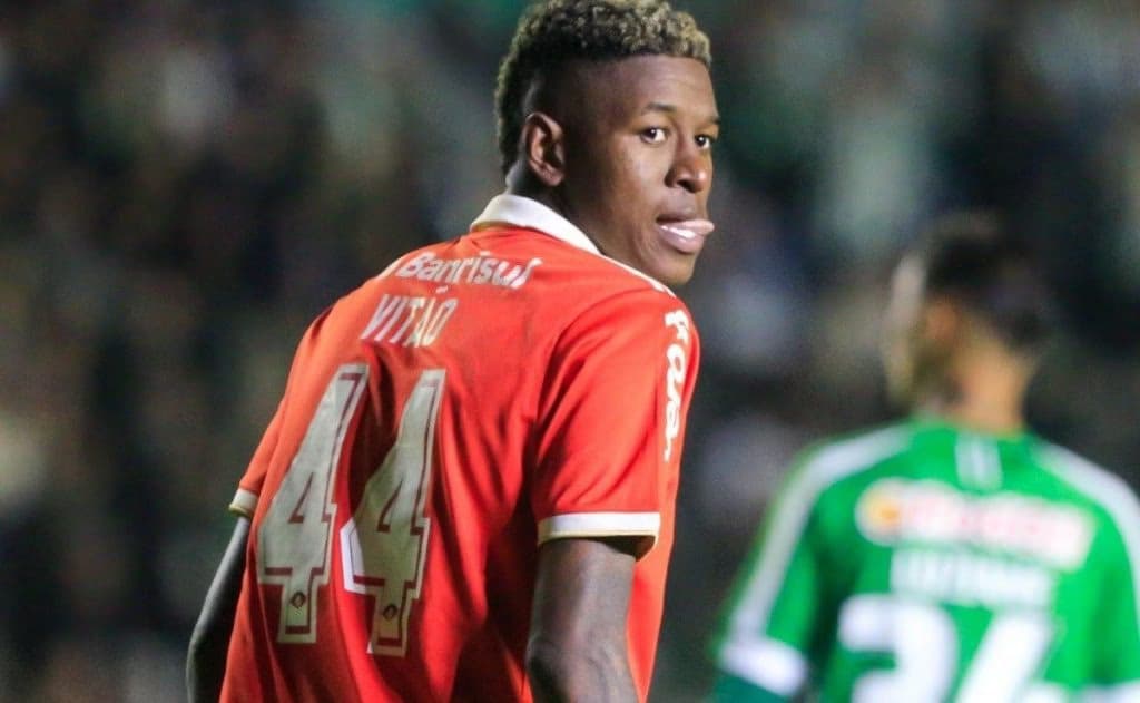 “R$ 21,8 milhões”; Inter faz oferta para contratar companheiro para Vitão e empresário se manifesta