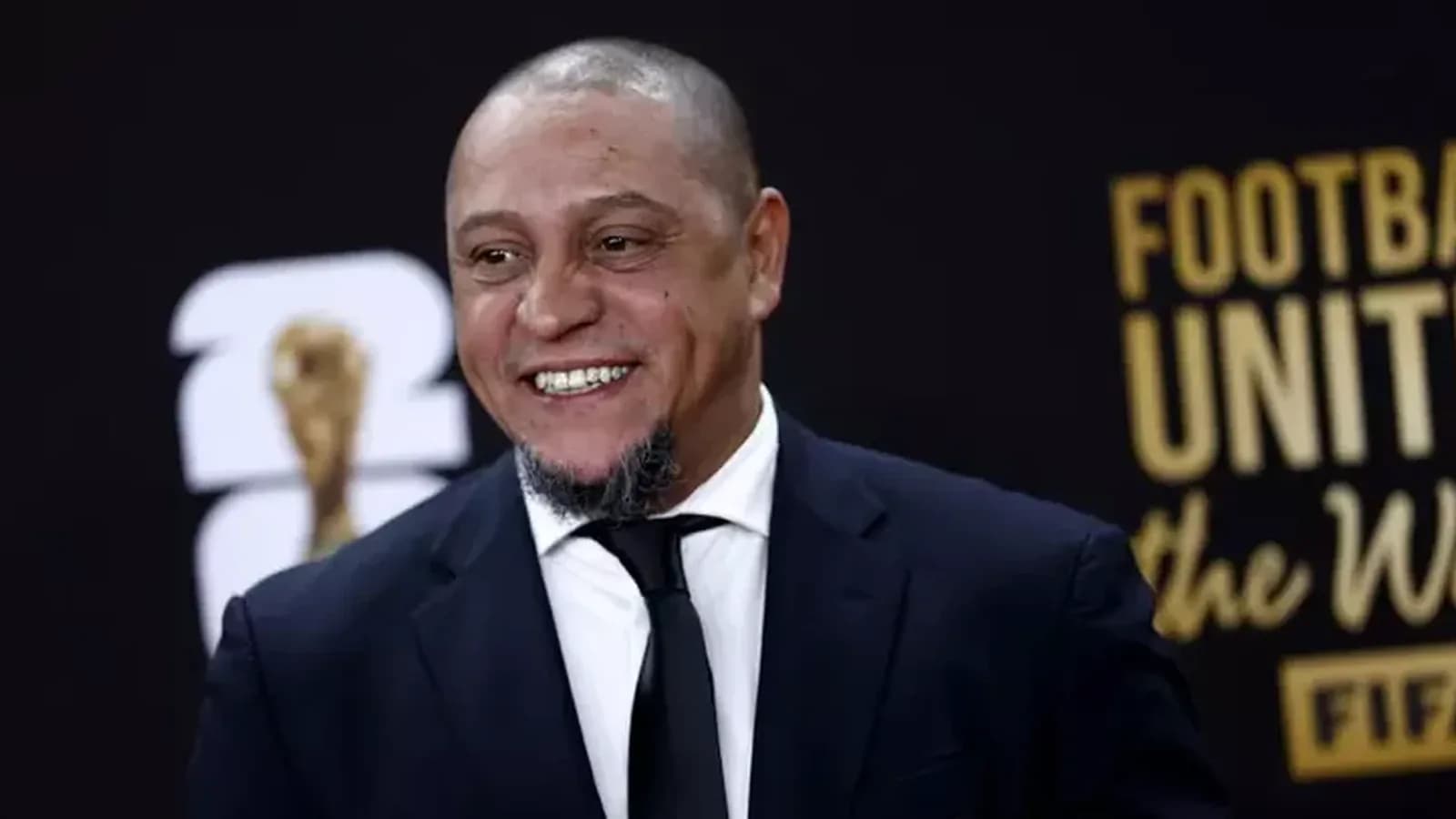 Palmeiras: Roberto Carlos pede desculpas por ter jogado no Corinthians