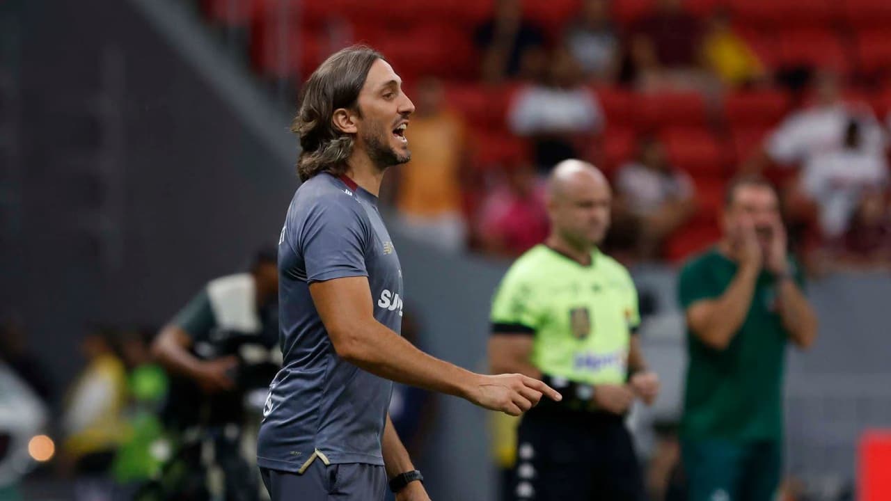 São Paulo bate o martelo sobre futuro de técnico às vésperas de clássico com Palmeiras