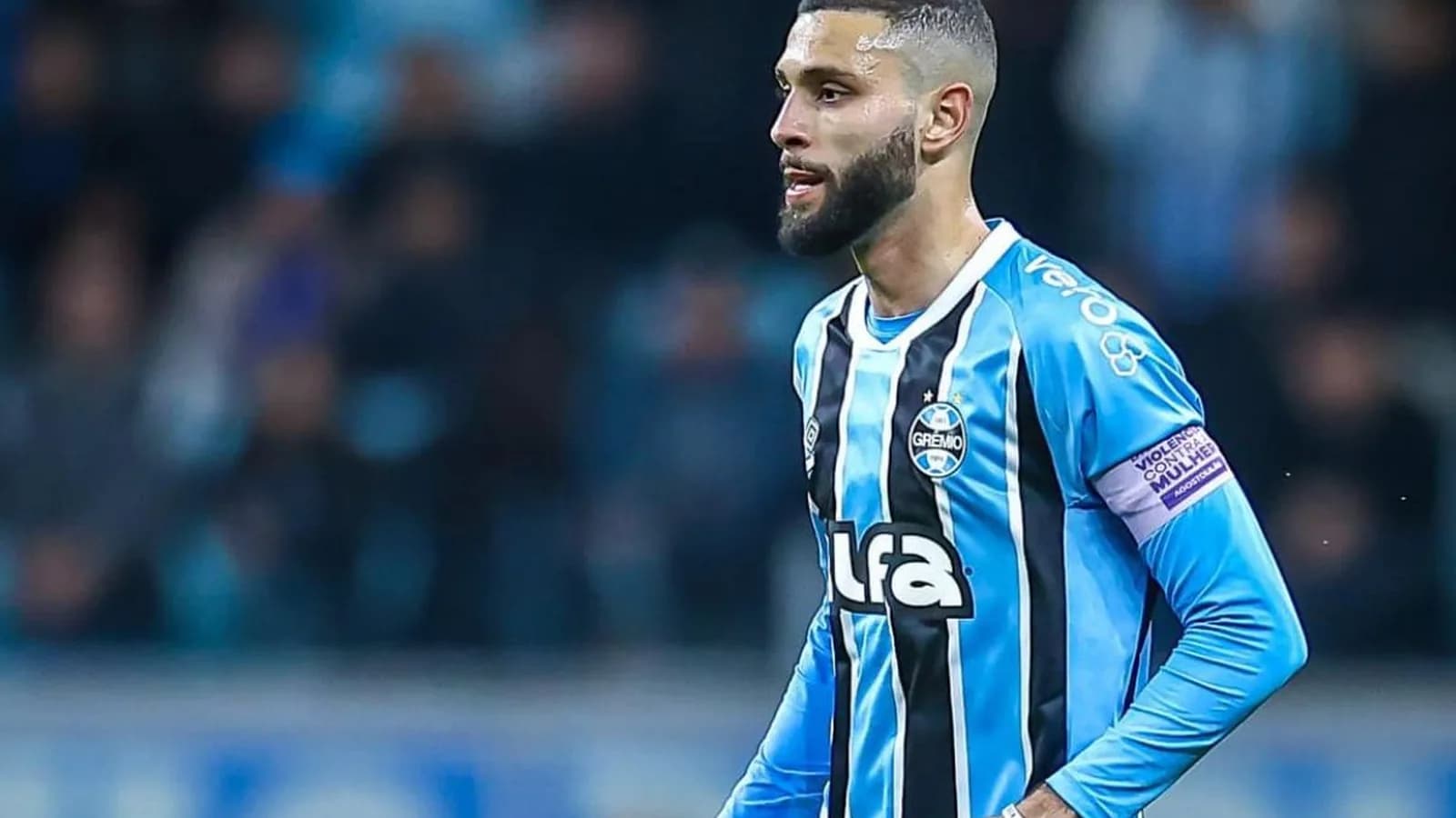Grêmio dá recado firme e segura zagueiro cobiçado pelo Palmeiras