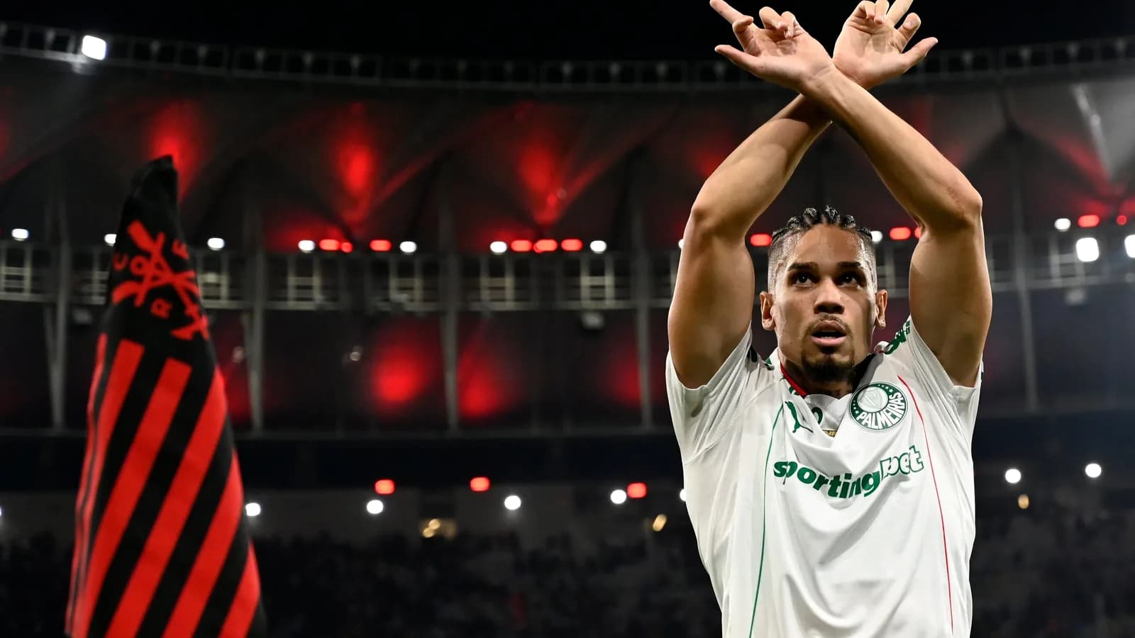 Deyverson reage ao gol de Paulinho em Flamengo x Palmeiras