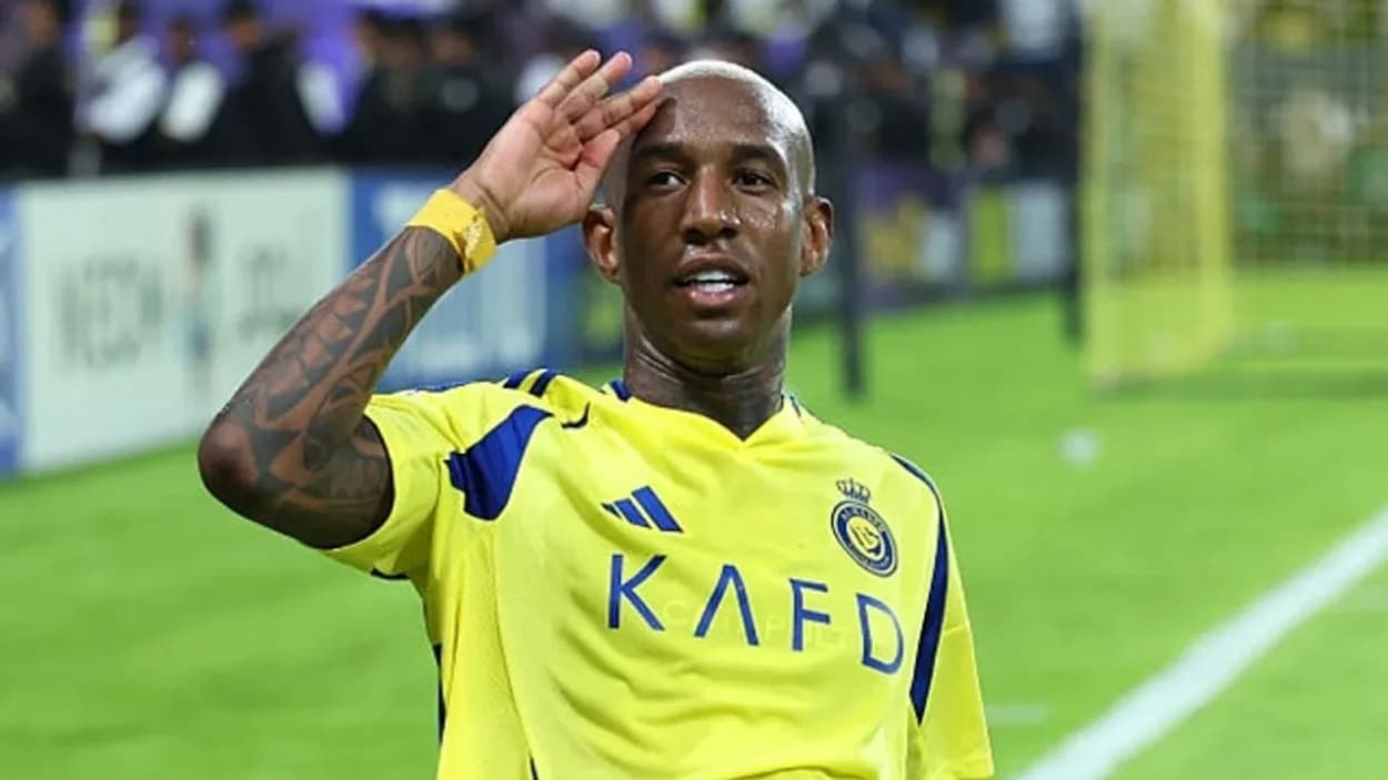 Flamengo e Fluminense entram na disputa por Anderson Talisca, do Fenerbahçe