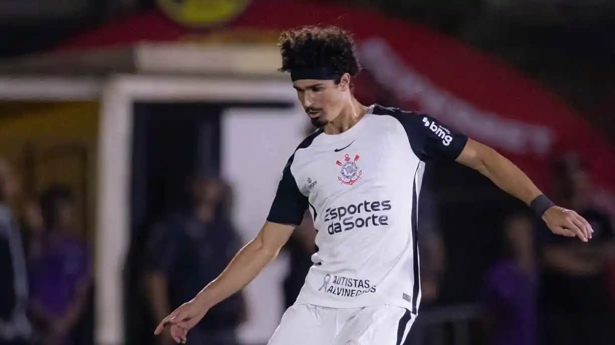 André Ramalho vê evolução do Corinthians no Brasileirão e destaca consistência na Copa do Brasil