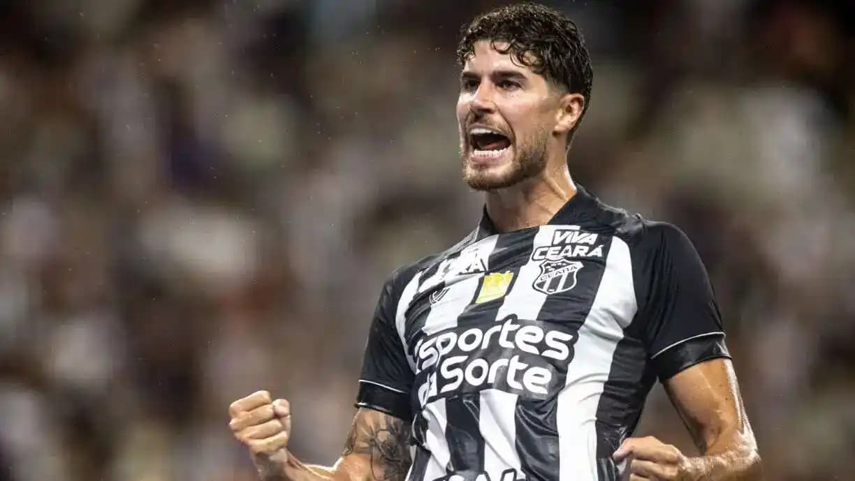 Corinthians avalia permanência de Pedro Raul como plano preventivo para possível saída de Yuri Alberto