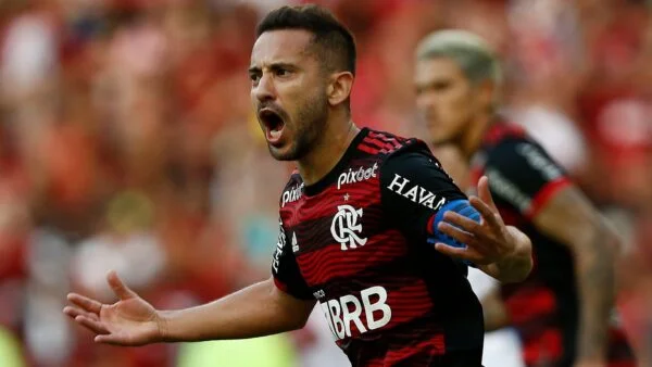Éverton Ribeiro está de malas prontas no Flamengo e novo destino chega ao Corinthians: "3,5 milhões" Éverton Ribeiro