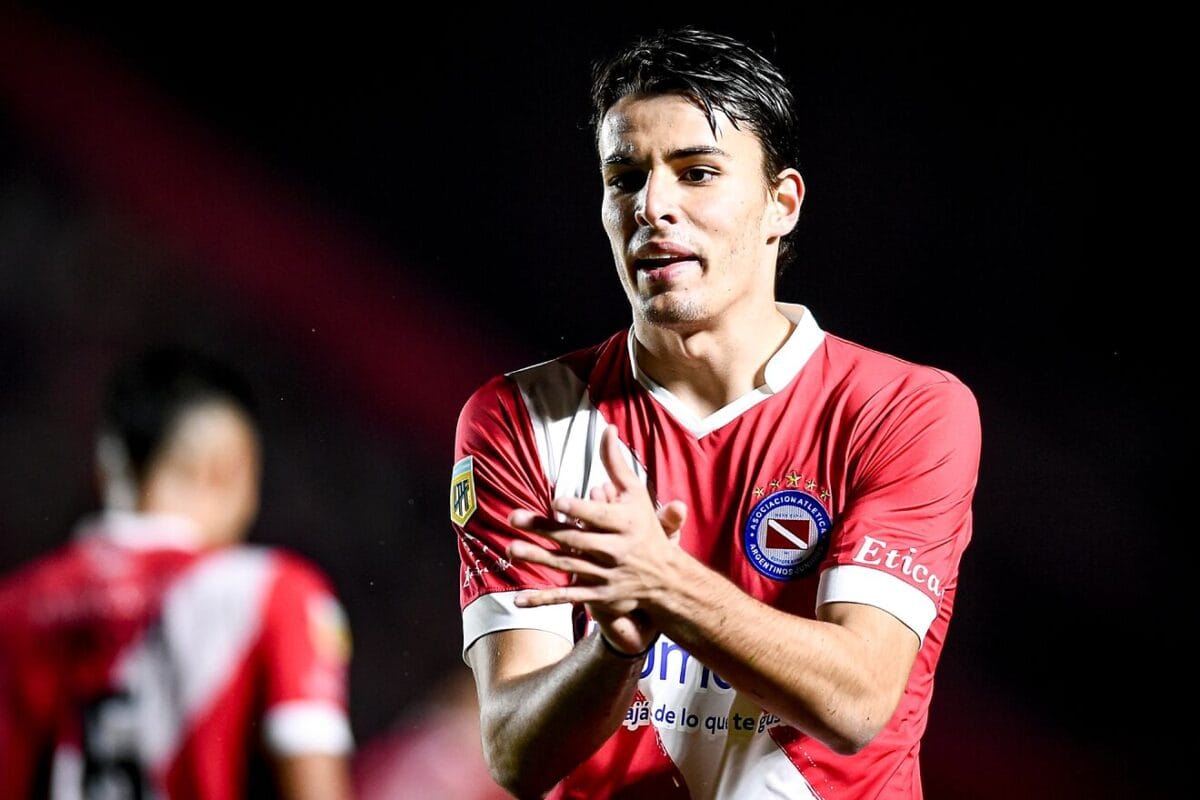 €1 milhão Federico Redondo é disputado por 3 clubes da Série A e pode