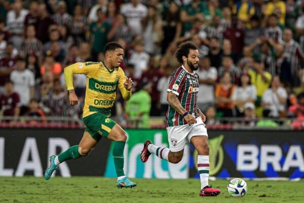 Cuiabá bate o martelo após desejo do Corinthians em fechar com Denílson Cuiabá