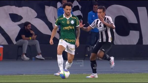 Felipe Anderson vai ao microfone após vitória do Palmeiras diante do Ceará felipe anderson palmeiras