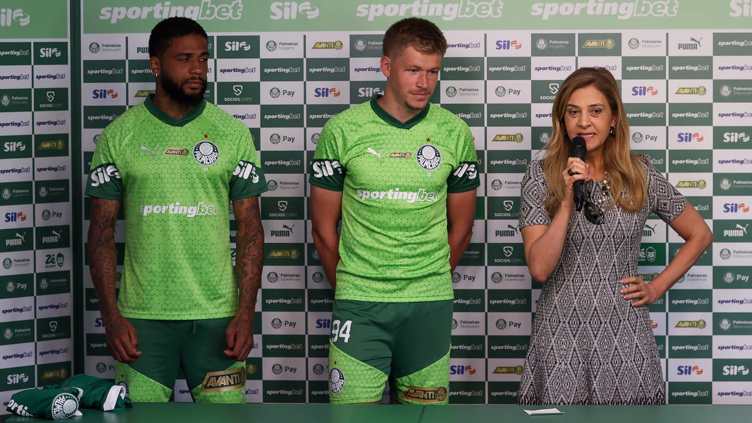 Presidente do Palmeiras esclarece declaração polêmica e manda indireta a dirigentes rivais Palmeiras