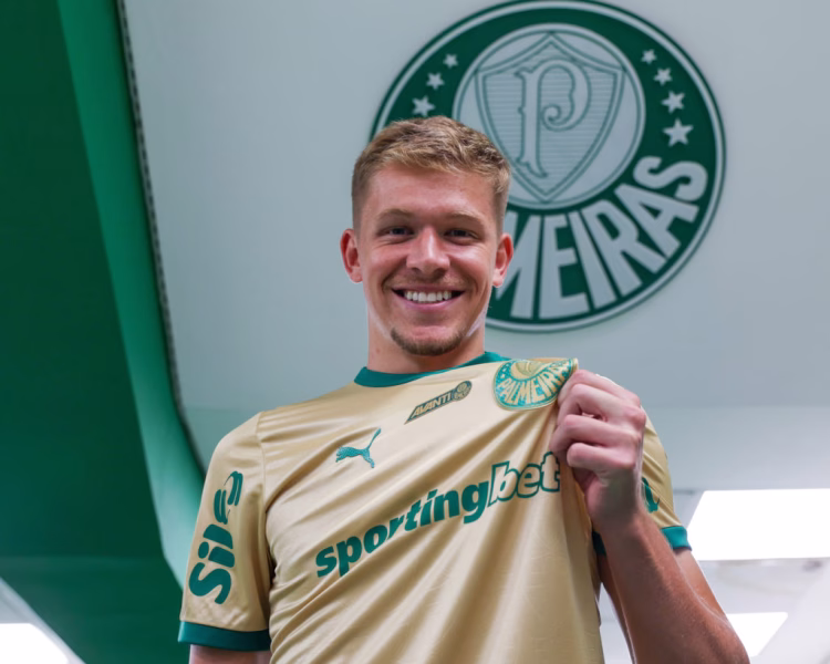 Bruno Fuchs em sua chegada ao Palmeiras 2025