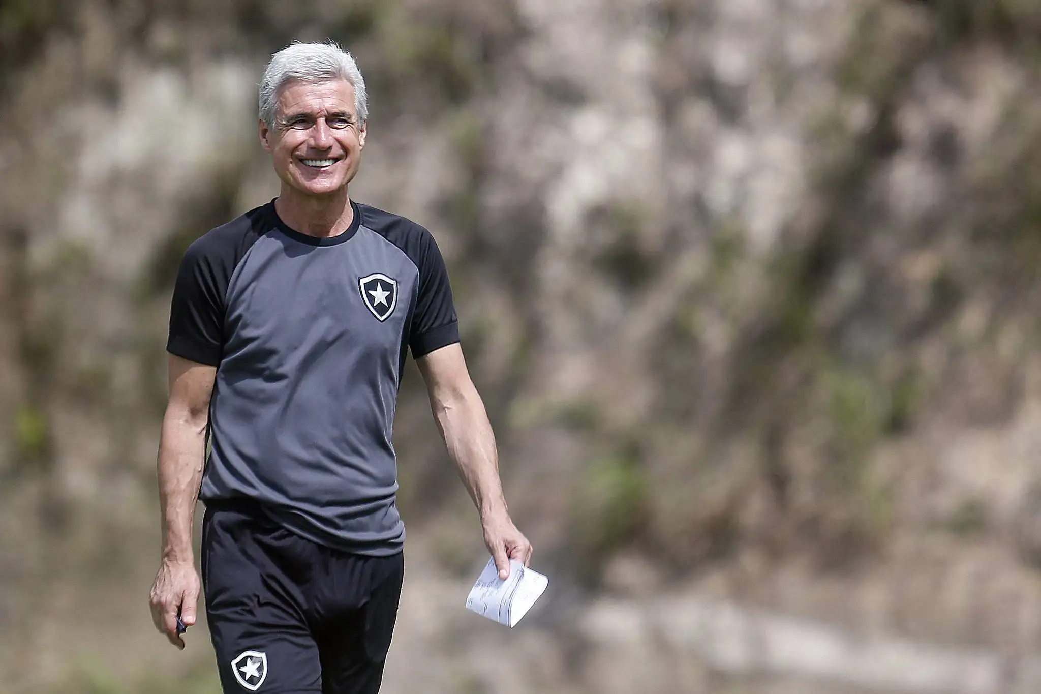 Luís Castro faz uma única exigência para fechar com Corinthians Corinthians