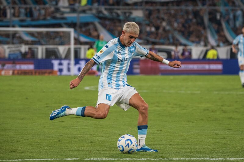 Racing faz único pedido para vender Gaston Martirena ao Palmeiras