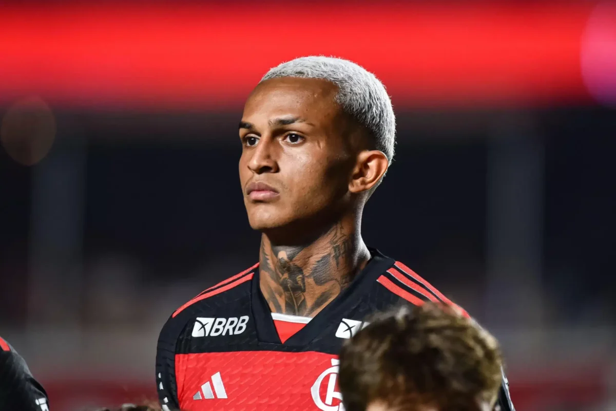 Flamengo quer vender titular por R$ 193 milhões e já monitora substituto no mercado Flamengo