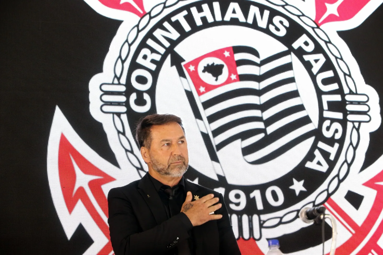 Augusto Melo em sua chegada na presidência do Corinthians