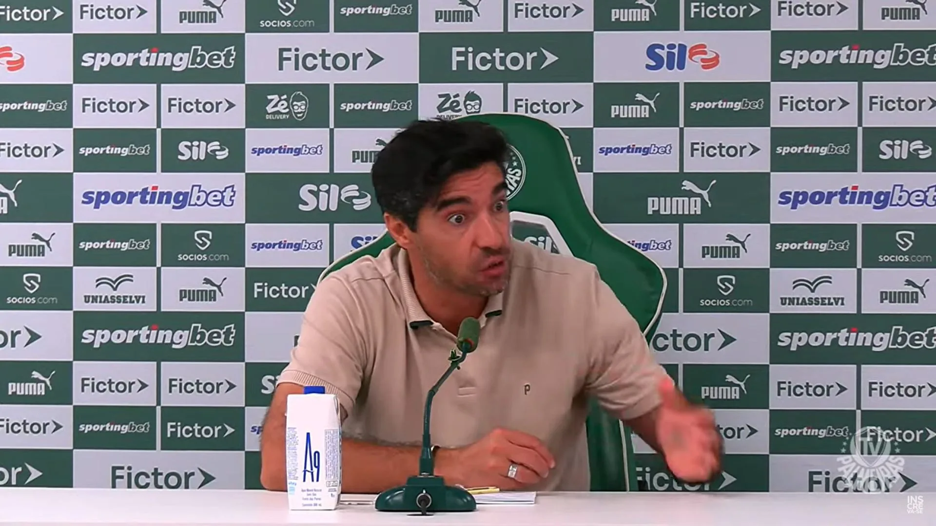 Abel Ferreira destaca versatilidade dos jogadores e estratégias ofensivas após clássico contra o Corinthians Abel Ferreira, Palmeiras