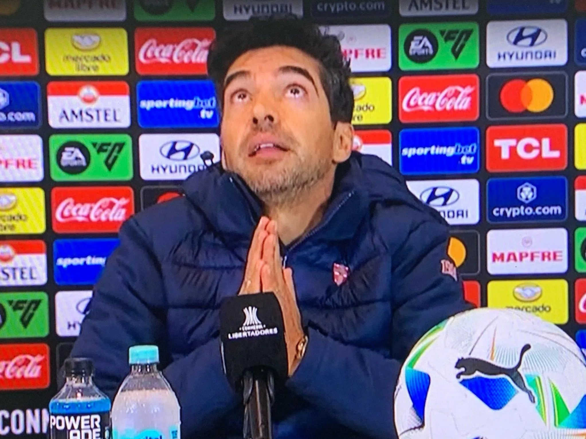 Abel Ferreira abre o jogo sobre 'pacto' que fez no Palmeiras Abel Ferreira em coletiva de imprensa pelo Palmeiras
