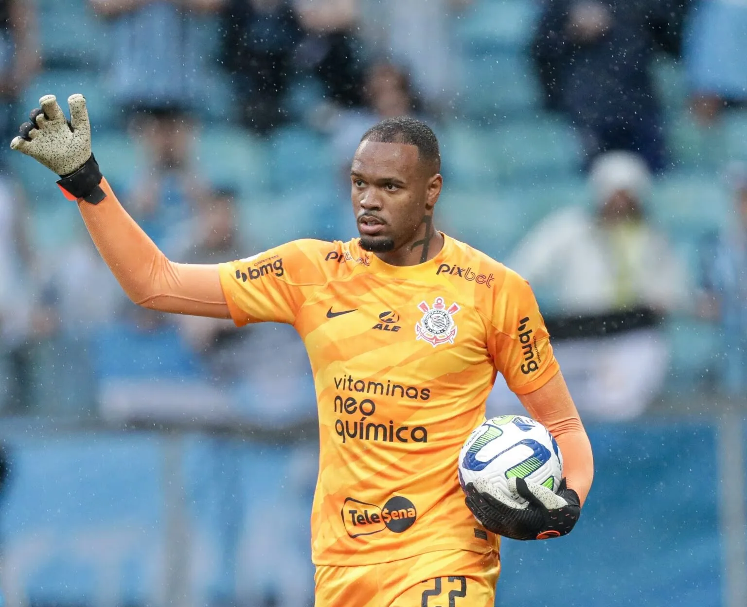 Teria espaço? Carlos Miguel se arrepende e já pensa em voltar ao Corinthians Carlos Miguel