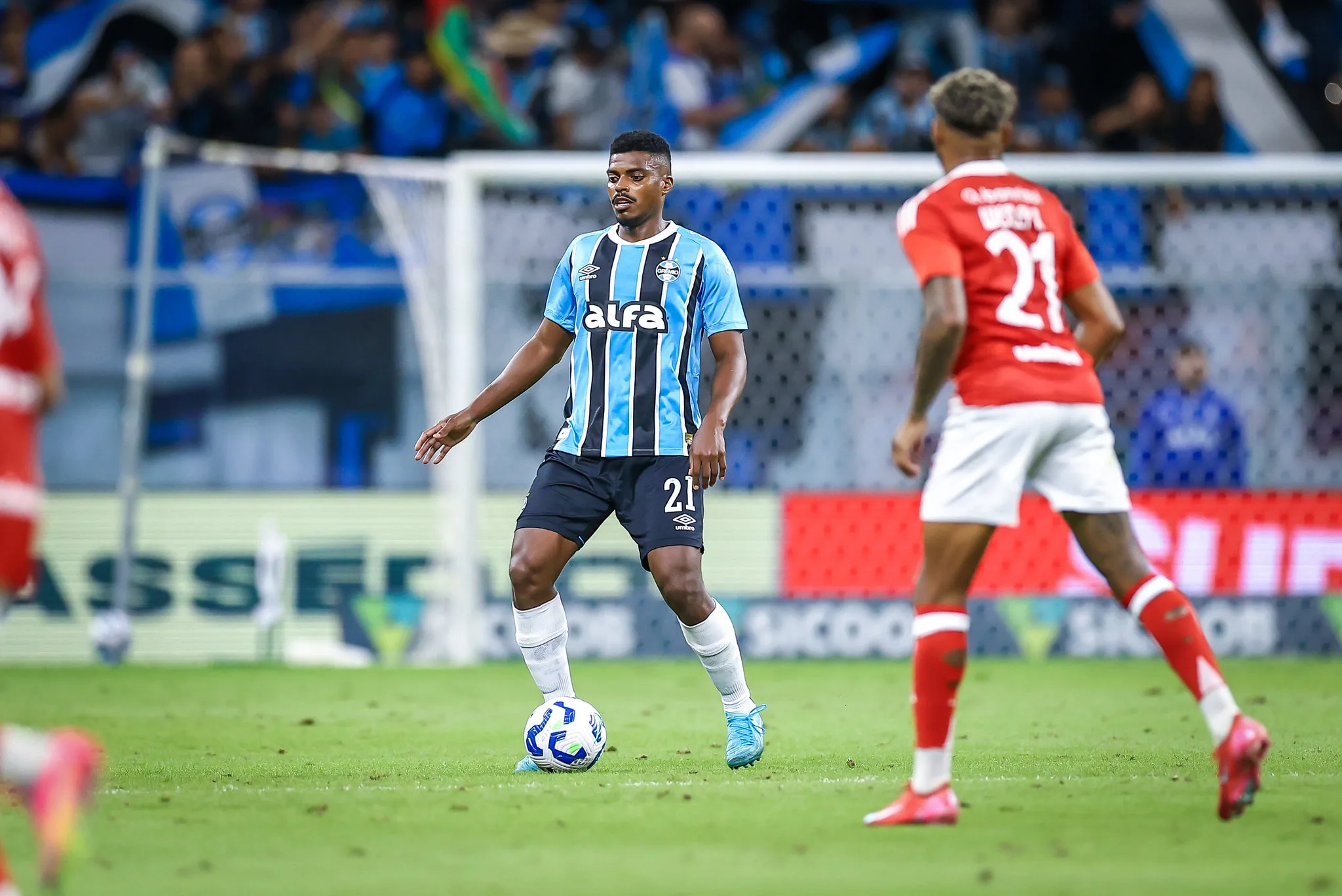 Mano Menezes discorda da torcida do Grêmio e sai em defesa de Jemerson Mano Menezes discorda da torcida do Grêmio e sai em defesa de Jemerson