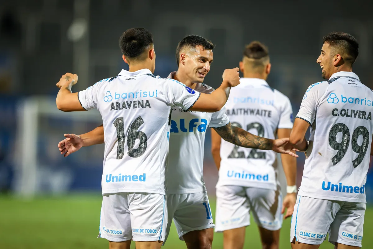 Mano Menezes discorda da torcida do Grêmio e sai em defesa de Jemerson Grêmio