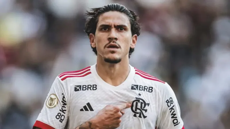 Pedro faz hat trick na triunfo do Flamengo diante do Vitória 