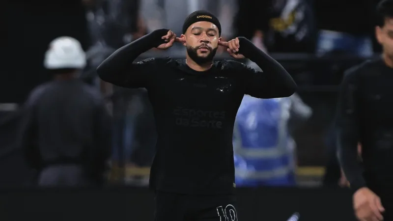 Memphis Depay brilha com 2 gols e exalta vitória do Corinthians Memphis Depay