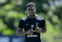 Corinthians apresenta Félix Torres em sua chegada