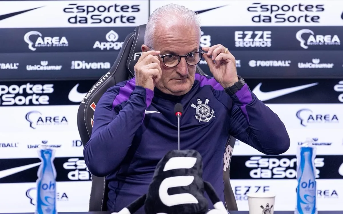 Dorival Júnior terá desfalque confirmado para o próximo jogo do Corinthians Dorival Júnior em sua coletiva de imprensa pelo Corinthians