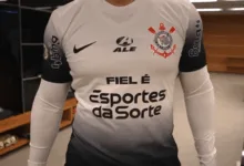 Corinthians apresentando seu uniforme