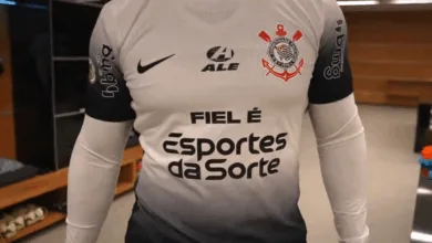 Corinthians apresentando seu uniforme