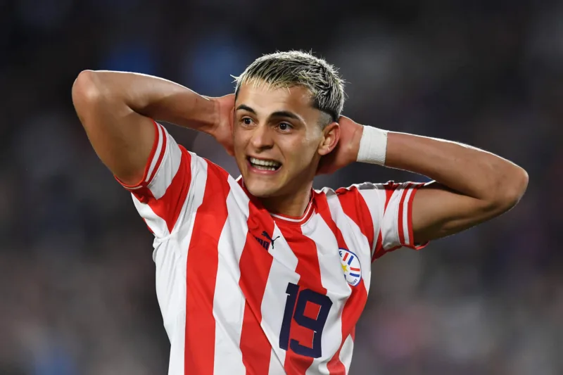Ramón Sosa não é o único e Palmeiras pode fechar com +3 reforços Ramón Sosa em ação pela Seleção do Paraguai