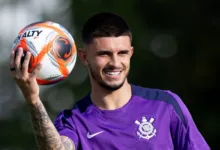 Léo Maná em ação pelo Corinthians