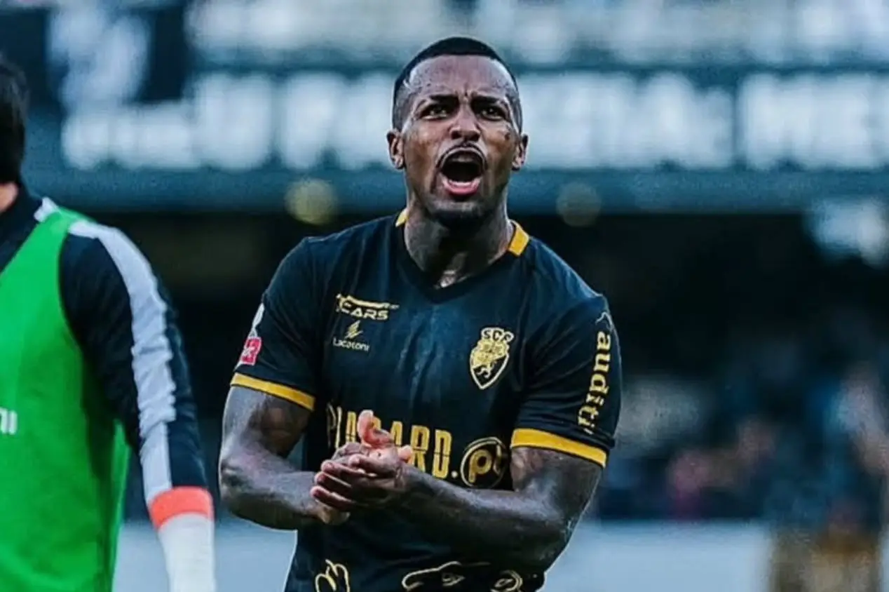 David Pastor comunica sua decisão após oferta para fechar com Corinthians