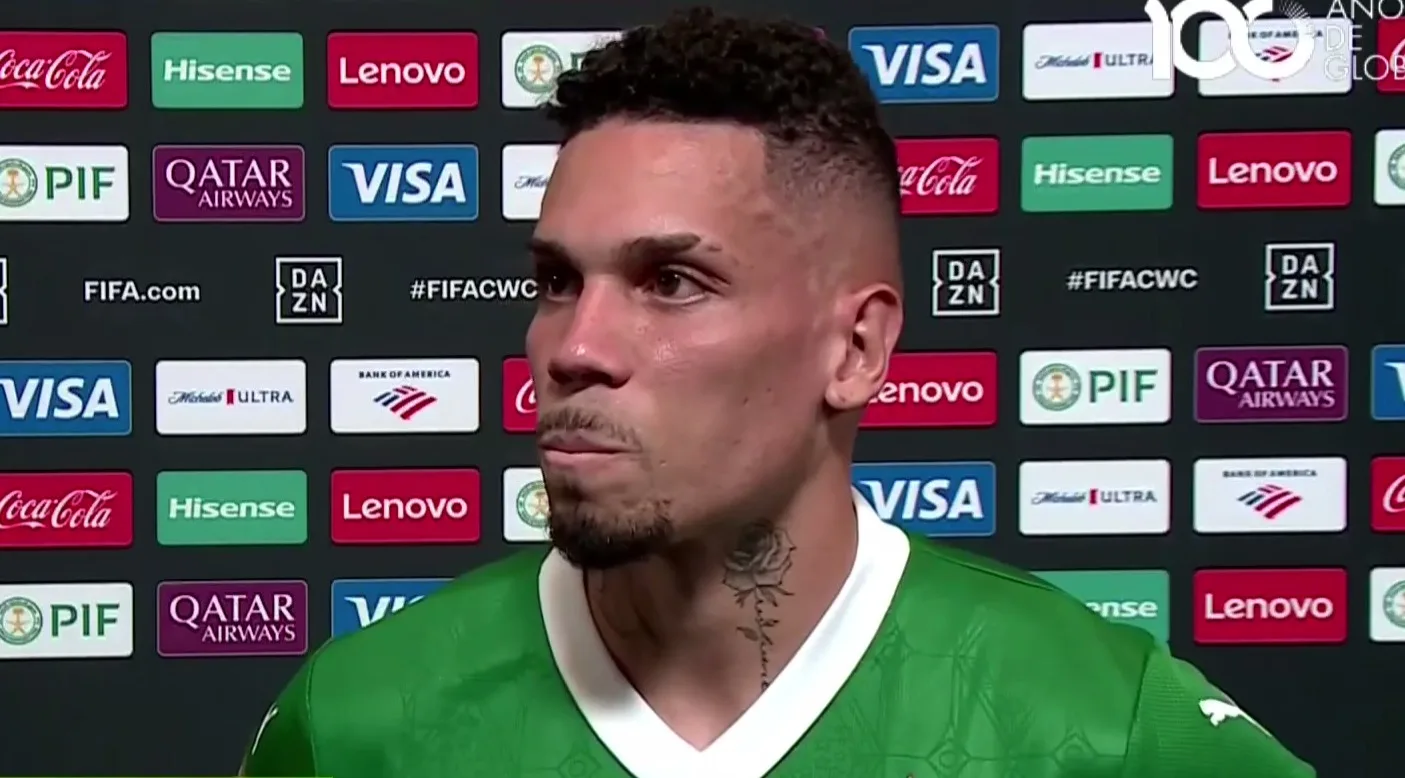 Paulinho em entrevista coletiva no Palmeiras