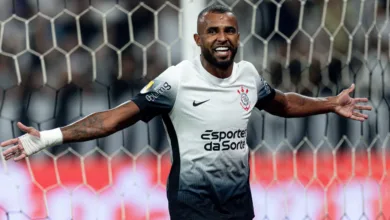 Alex Santana em ação pelo Corinthians
