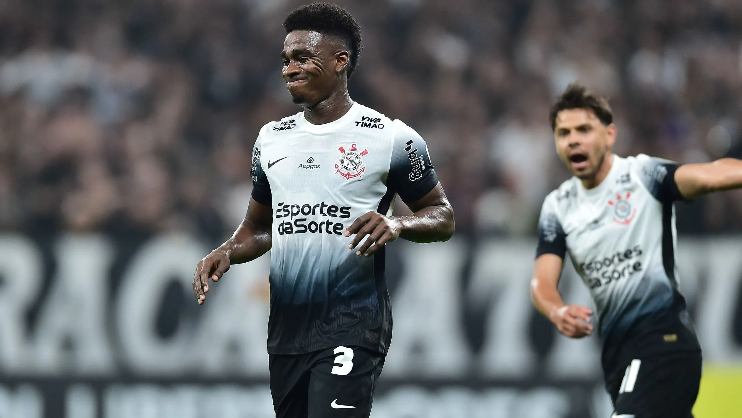 Corinthians crava sua decisão após oferta do Shabab Al Ahli por Félix Torres