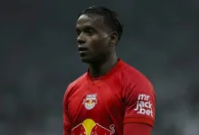 Toluca bate o martelo após oferta do Corinthians por Helinho