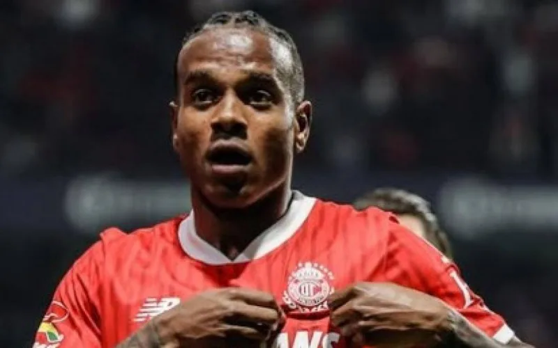 Helinho comunica seu futuro no Toluca e Corinthians é avisado