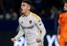 Gabriel Pec em ação com a camisa do Los Angeles Galaxy