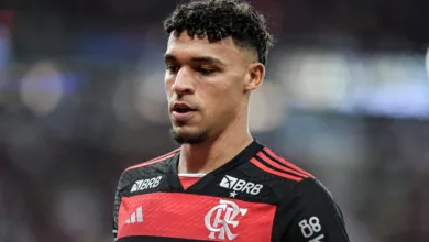 Santos dá chapéu no Corinthians e fecha com Victor Hugo, do Flamengo