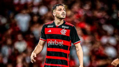 Matias Viña está de malas prontas e destino surpreende o Flamengo