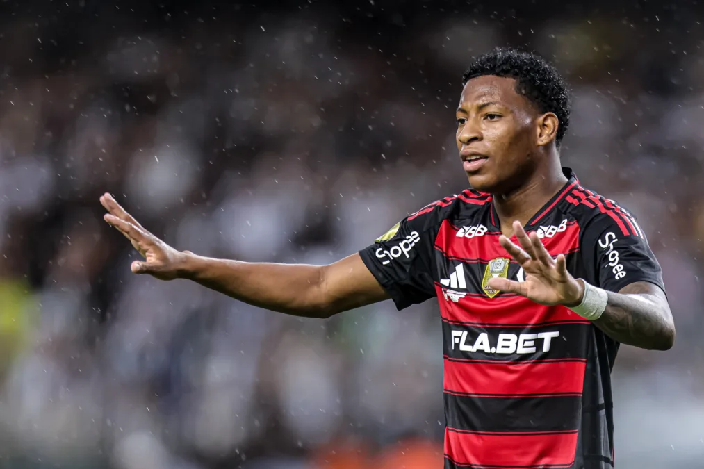 Flamengo supera Mirassol e Plata exalta “magia” de Arrascaeta