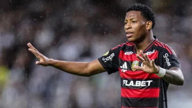 Flamengo formaliza pedido à Conmebol para anular expulsão de Plata contra o Estudiantes