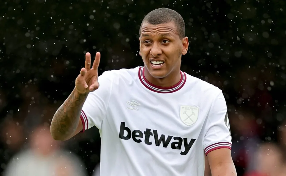 Corinthians contata Luizão, ex-West Ham, crava jornalista